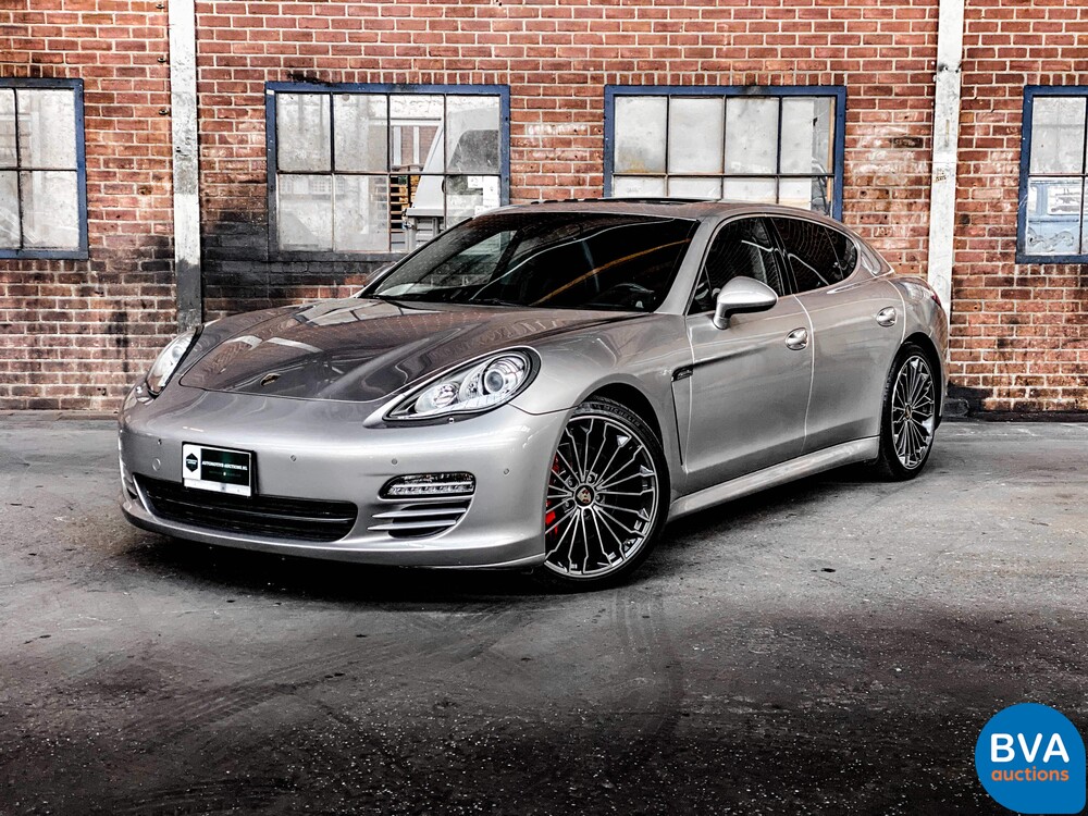 Porsche Panamera 4S 4.8 V8 400pk 2011