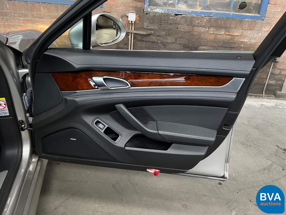 Porsche Panamera 4S 4.8 V8 400pk 2011
