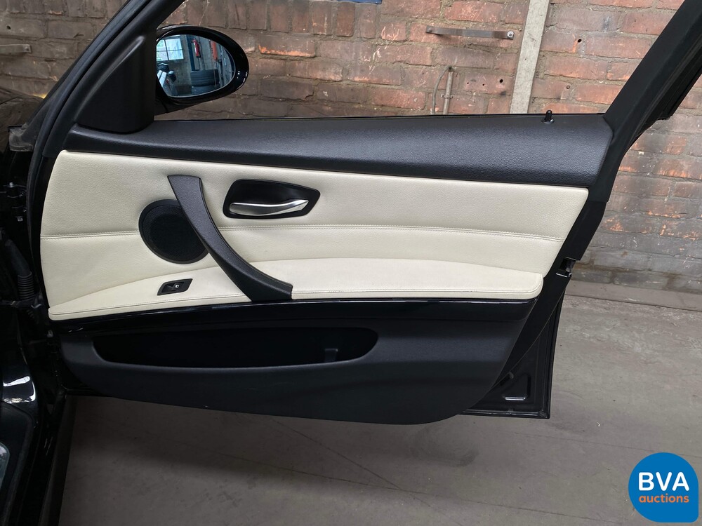 BMW 325i 3.0 Touring 218pk 2008, H-590-LB