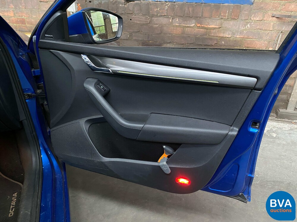 Skoda Octavia Combi 1.6 TDI Greentech Style Business 116pk 2017 -Org NL-, PG-733-H