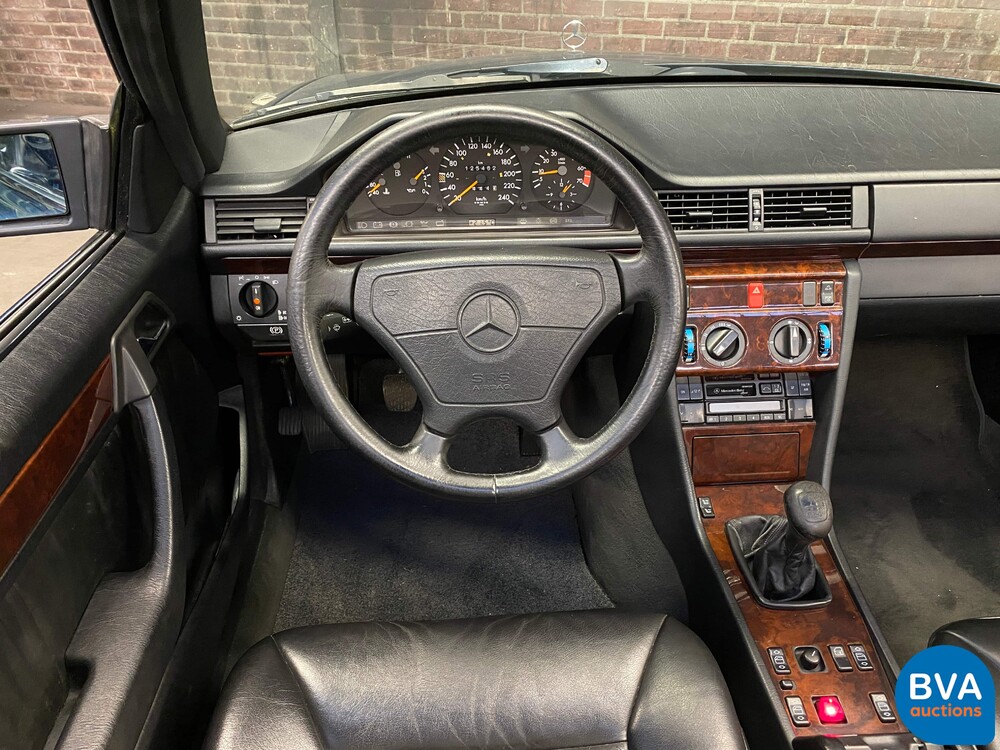 Mercedes-Benz E200 cabriolet W124 C 1995