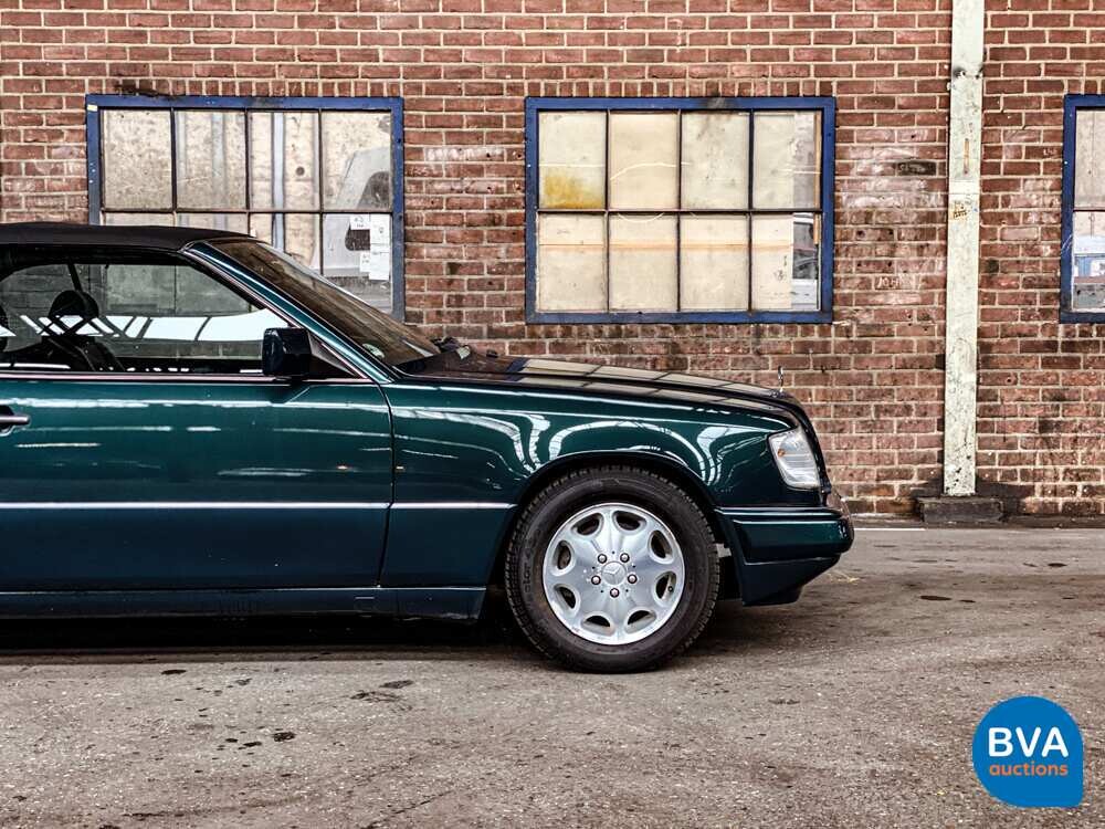 Mercedes-Benz E200 cabriolet W124 C 1995