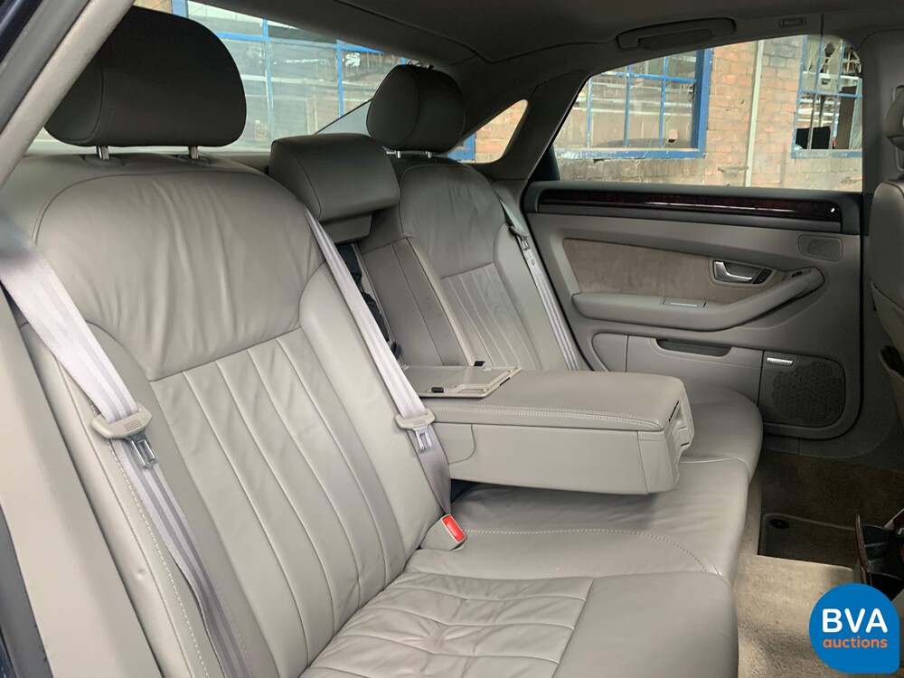 Audi A8 3.7 Quattro Exclusive 280pk 2003, SB-104-T