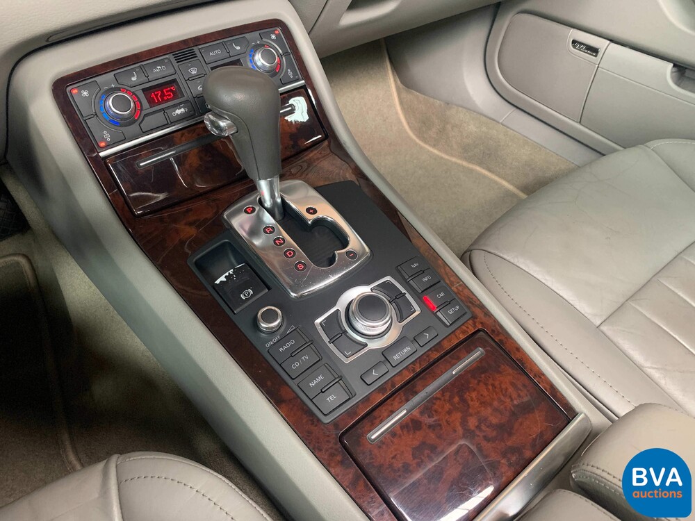 Audi A8 3.7 Quattro Exclusive 280pk 2003, SB-104-T