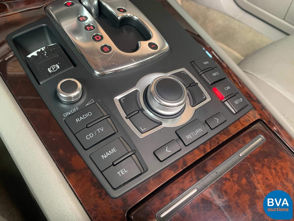 Audi A8 3.7 Quattro Exclusive 280pk 2003, SB-104-T