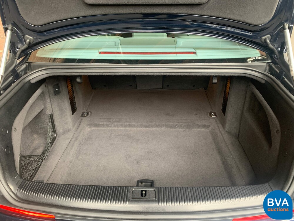Audi A8 3.7 Quattro Exclusive 280pk 2003, SB-104-T