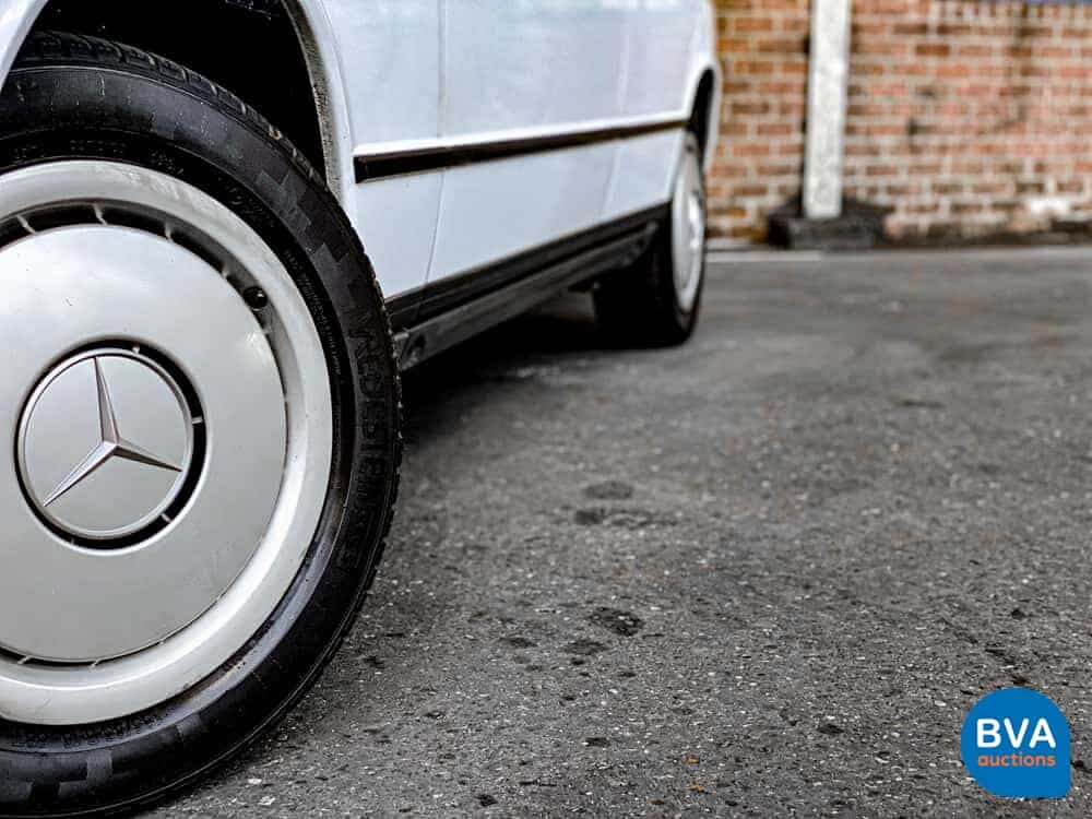 Mercedes-Benz 190E 102pk W201 1986, 13-JHX-2