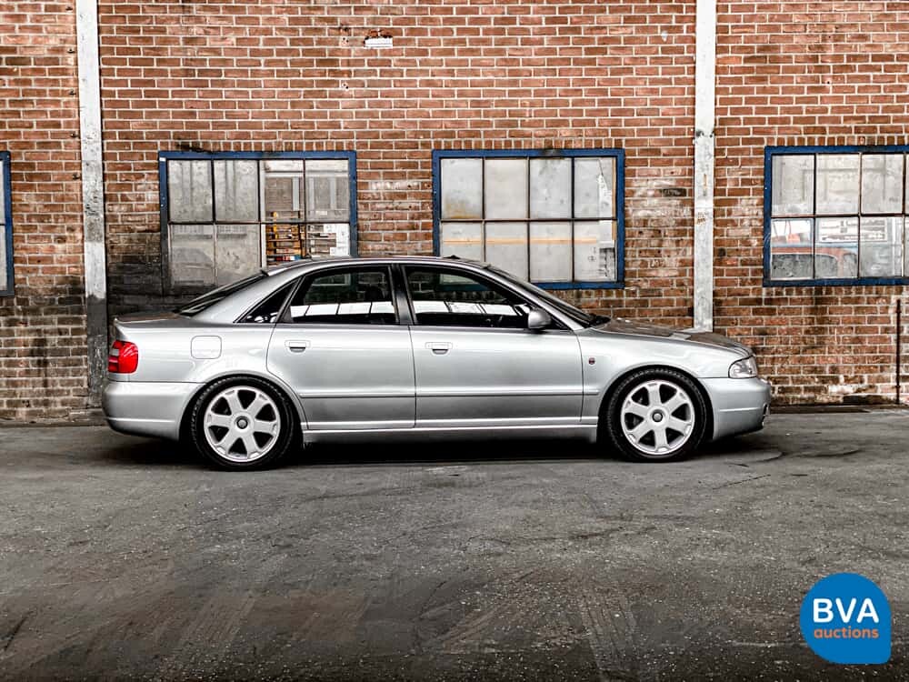 Audi S4 2.7 V6 Quattro Biturbo 265pk 2002