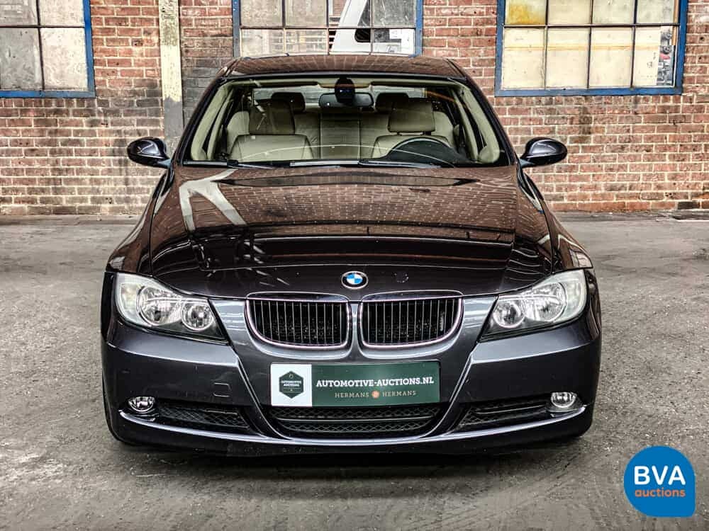 BMW 320i 3-serie Dynamic Executive 150pk 2005 -Origineel NL-, 72-RK-ZG
