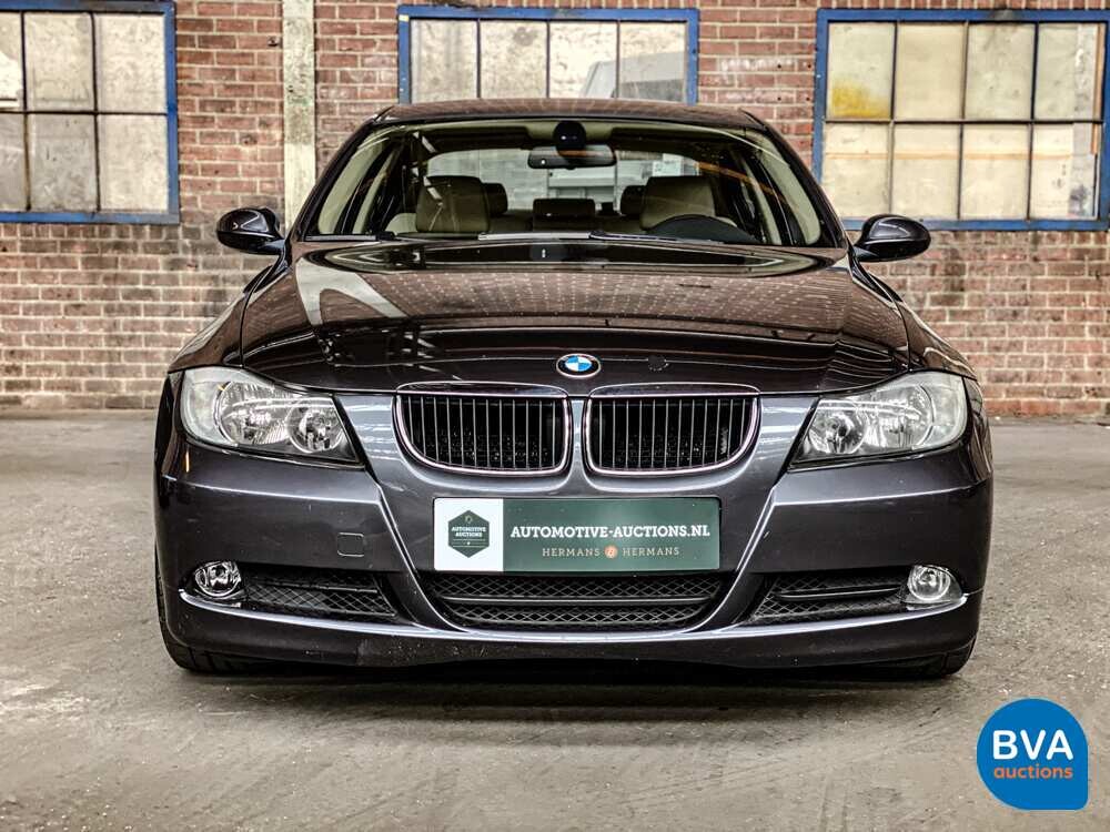 BMW 320i 3-serie Dynamic Executive 150pk 2005 -Origineel NL-, 72-RK-ZG