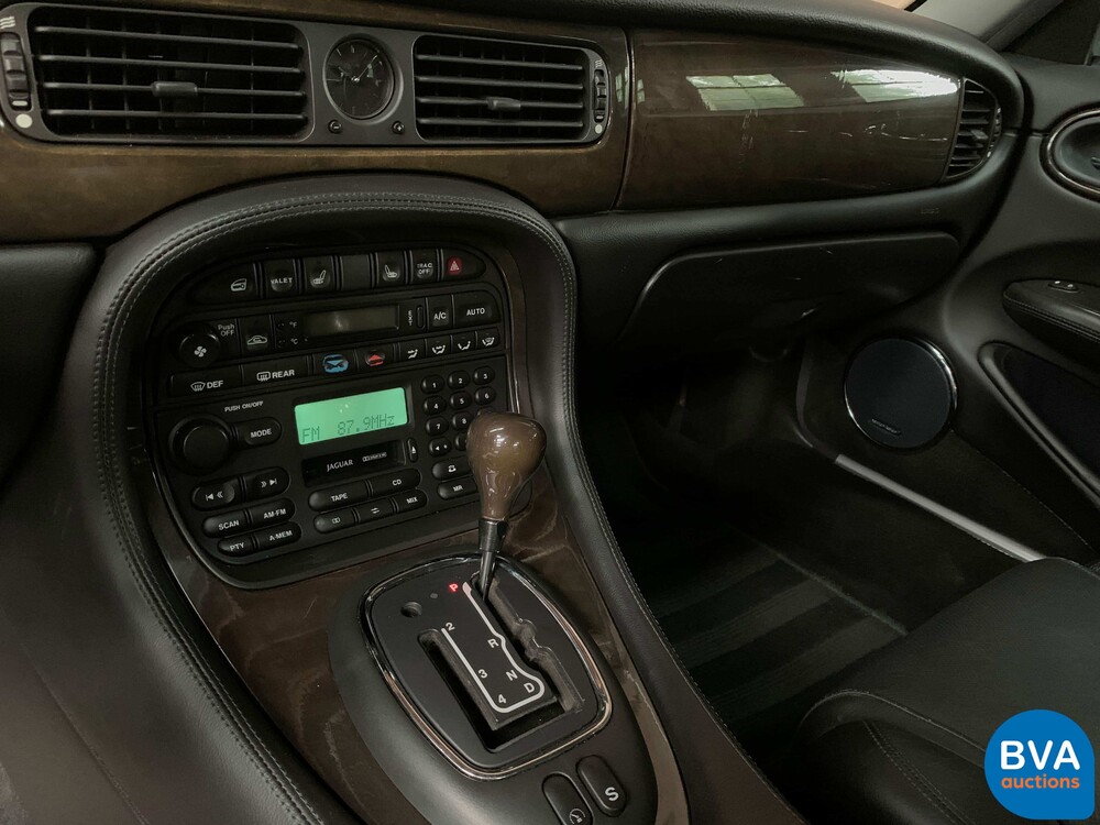 Jaguar XJR V8 363pk 1998