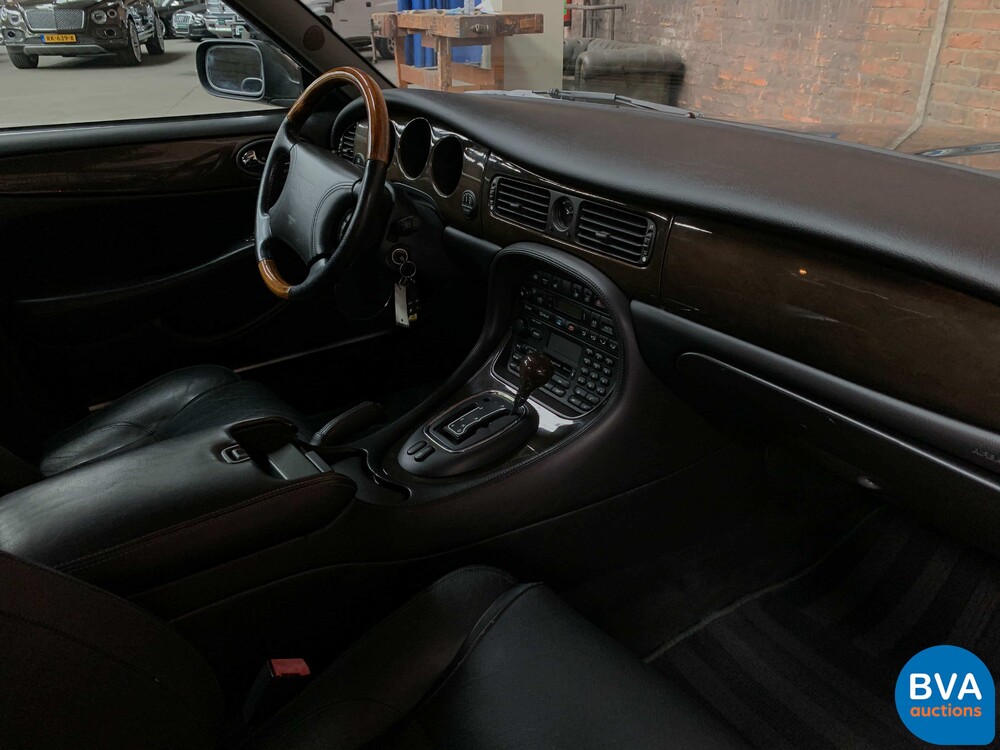 Jaguar XJR V8 363pk 1998