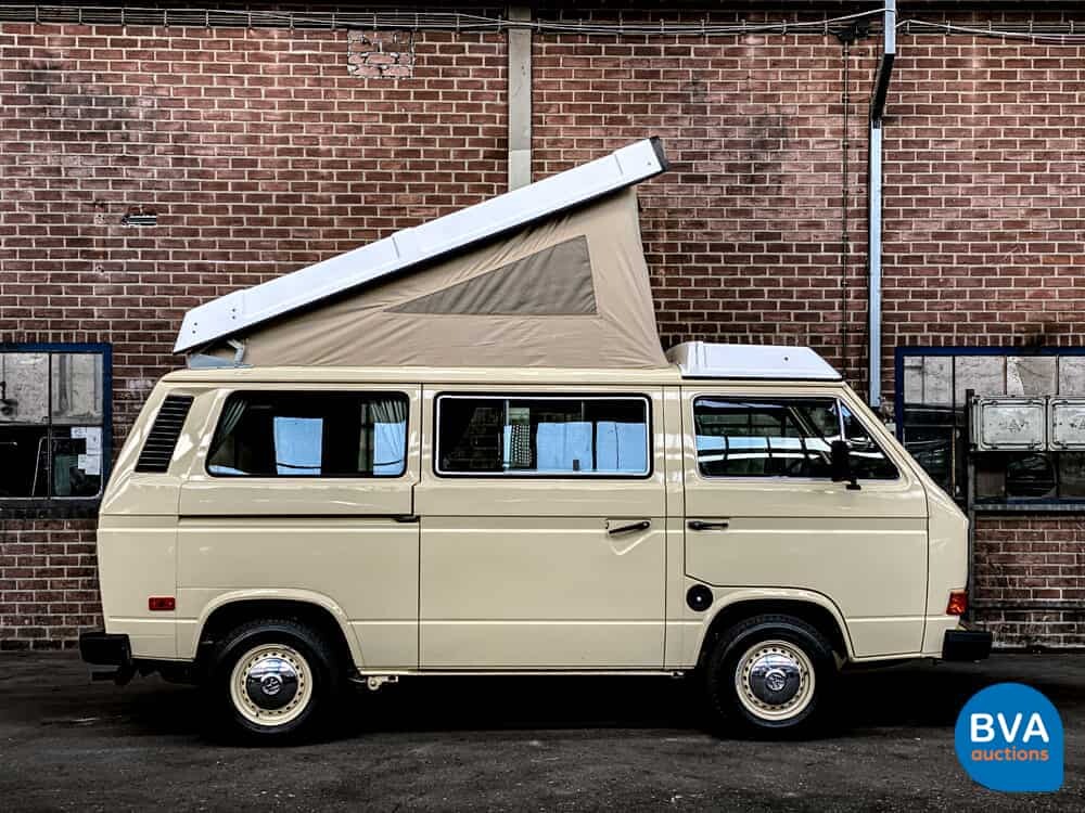 Volkswagen T3 Westfalia Camper Transporter 1982, J-680-JT