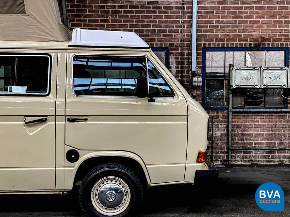 Volkswagen T3 Westfalia Camper Transporter 1982, J-680-JT