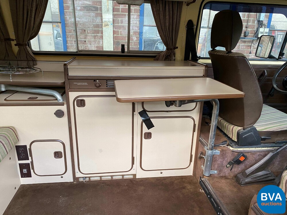 Volkswagen T3 Westfalia Camper Transporter 1982, J-680-JT