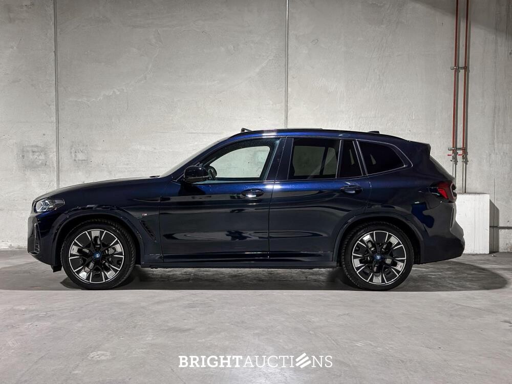 BMW iX3 80kWh Executive T-765-FX 