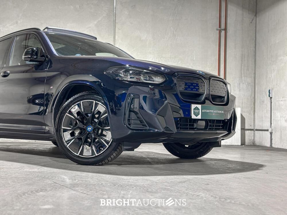 BMW iX3 80kWh Executive T-765-FX 