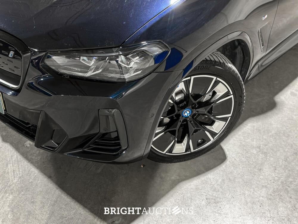 BMW iX3 80kWh Executive T-765-FX 