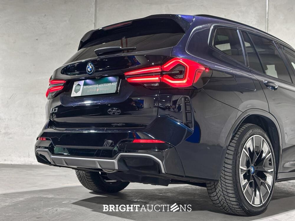 BMW iX3 80kWh Executive T-765-FX 