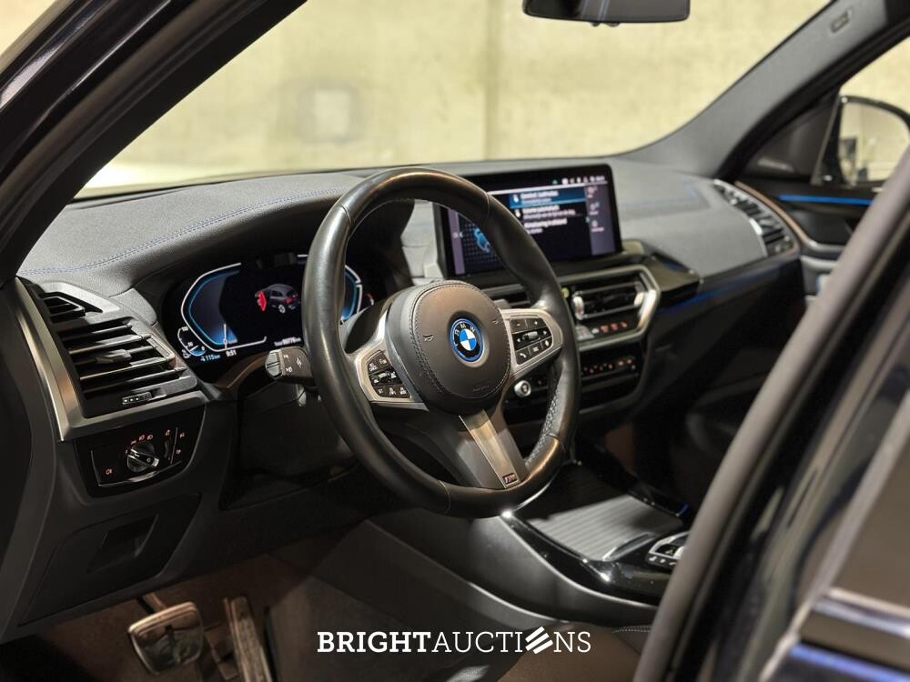 BMW iX3 80kWh Executive T-765-FX 