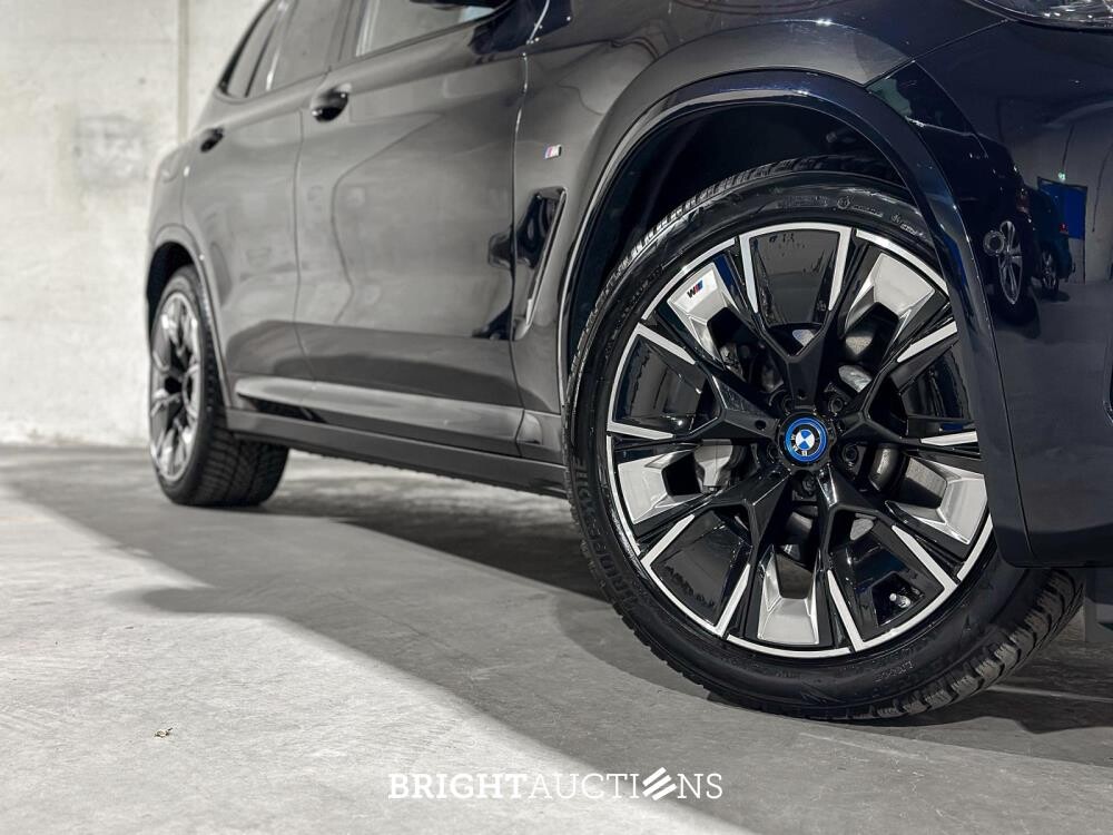 BMW iX3 80kWh Executive T-765-FX 