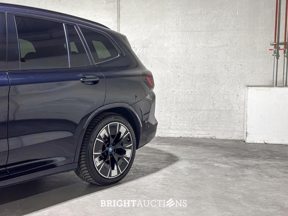 BMW iX3 80kWh Executive T-765-FX 