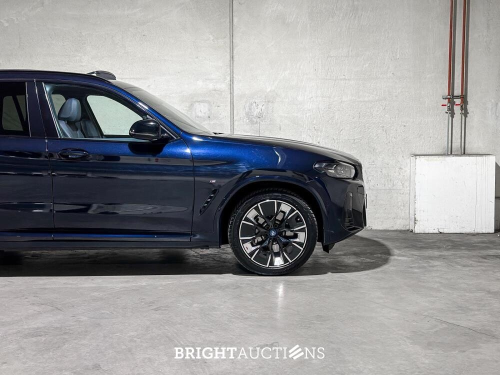 BMW iX3 80kWh Executive T-765-FX 