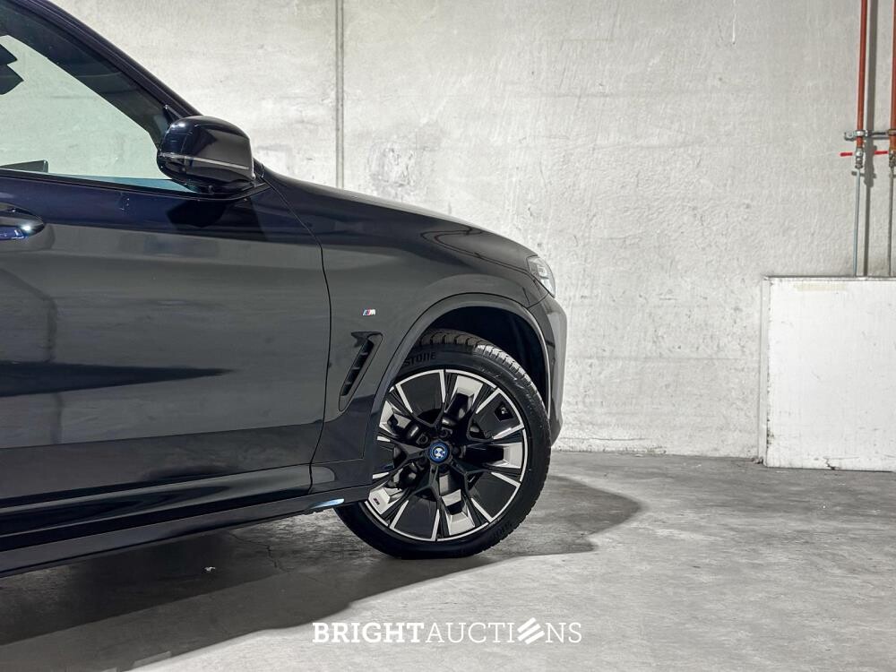 BMW iX3 80kWh Executive T-765-FX 