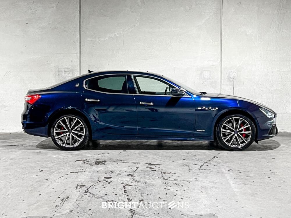 Maserati Ghibli 3.0 V6 GranLusso 349pk 2019 (Origineel-NL), XJ-658-T