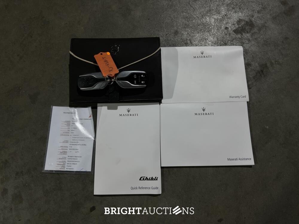 Maserati Ghibli 3.0 V6 GranLusso 349pk 2019 (Origineel-NL), XJ-658-T