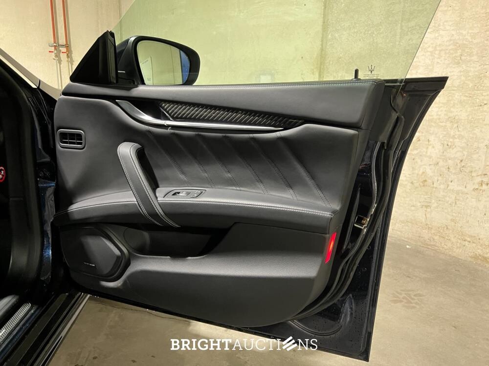 Maserati Ghibli 3.0 V6 GranLusso 349pk 2019 (Origineel-NL), XJ-658-T