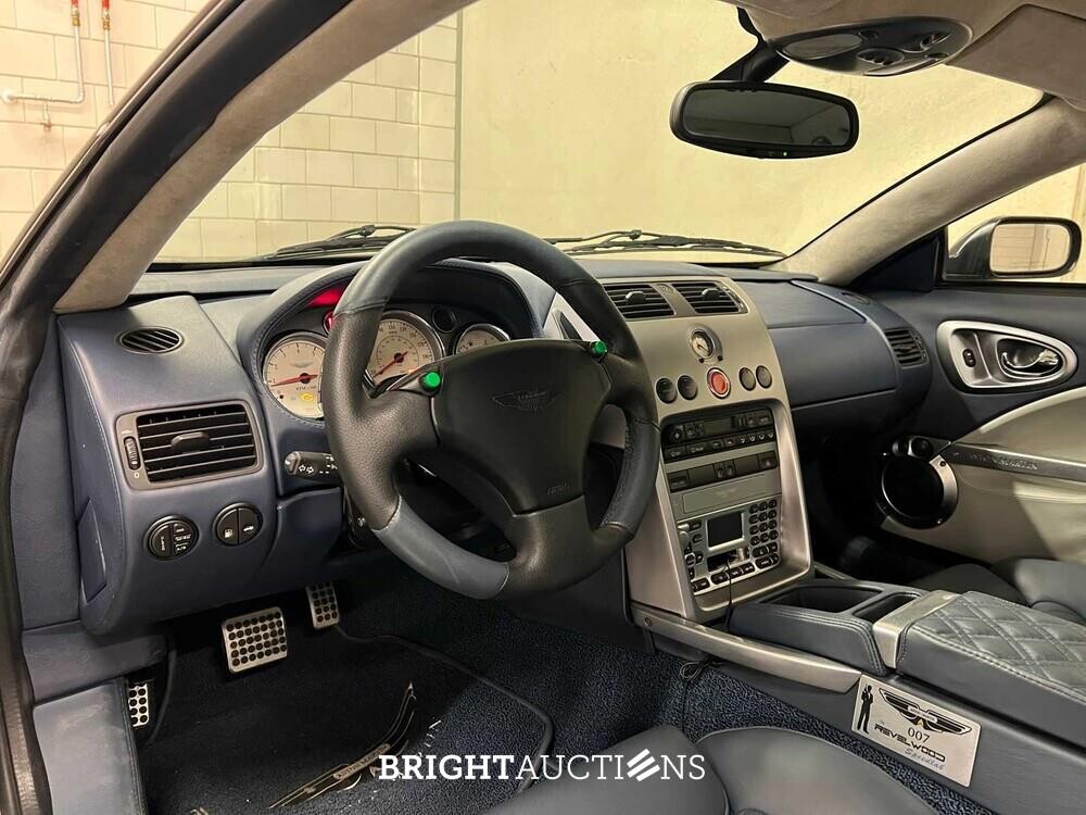 Aston Martin Vanquish 5.9 V12 466hp 2003