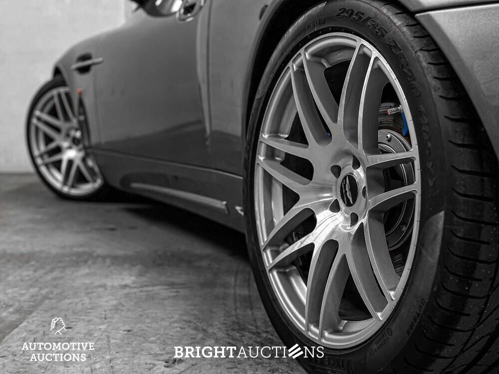 Aston Martin Vanquish 5.9 V12 466hp 2003