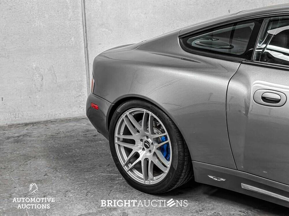 Aston Martin Vanquish 5.9 V12 466hp 2003