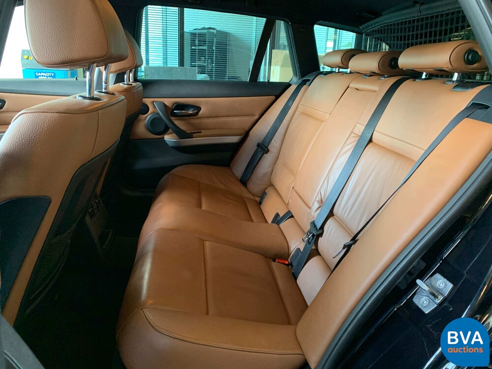 BMW 330i Touring Carbon Sport Edition M-Sport 3er 272pk 2011 -Original NL-, 36-SNZ-4.