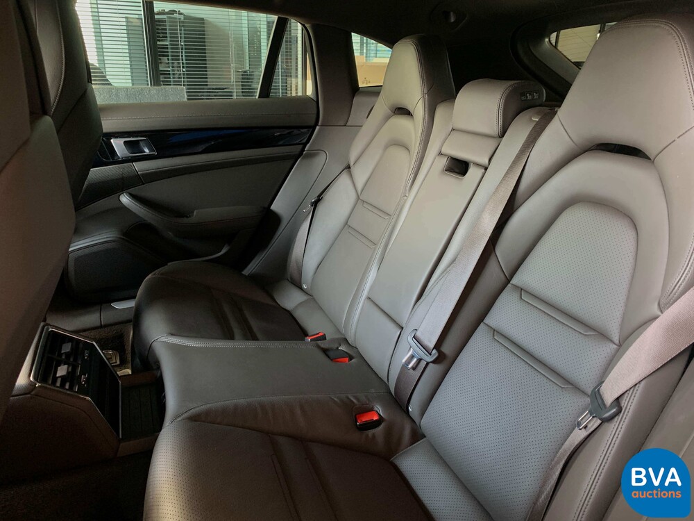 Porsche Panamera 4 Sport Turismo 2.9 E-Hybrid 462 PS 2018 Plug-In Hybrid -Org. NL-, SF-382-Z.