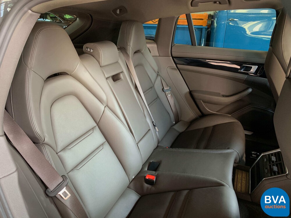 Porsche Panamera 4 Sport Turismo 2.9 E-Hybrid 462 PS 2018 Plug-In Hybrid -Org. NL-, SF-382-Z.