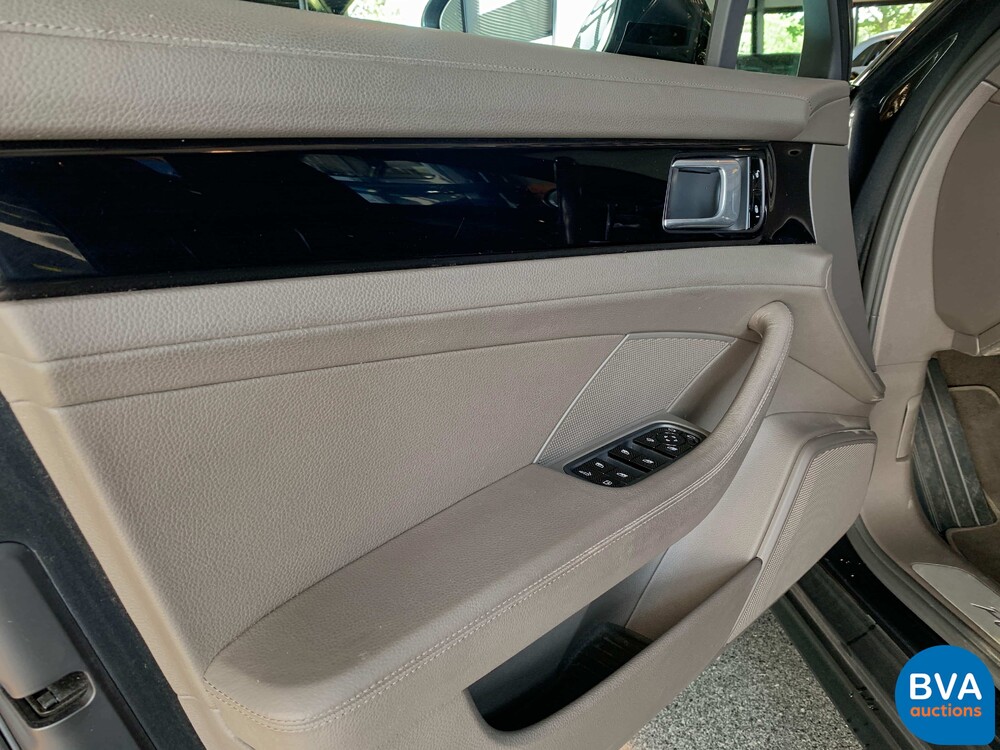 Porsche Panamera 4 Sport Turismo 2.9 E-Hybrid 462 PS 2018 Plug-In Hybrid -Org. NL-, SF-382-Z.