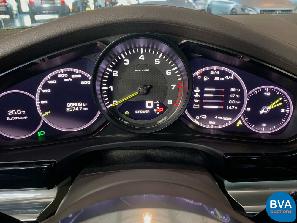 Porsche Panamera 4 Sport Turismo 2.9 E-Hybrid 462 PS 2018 Plug-In Hybrid -Org. NL-, SF-382-Z.