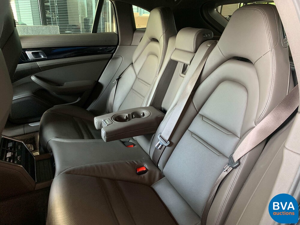 Porsche Panamera 4 Sport Turismo 2.9 E-Hybrid 462 PS 2018 Plug-In Hybrid -Org. NL-, SF-382-Z.