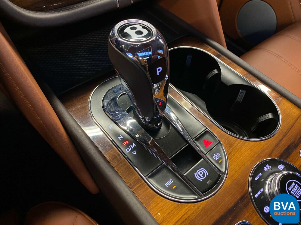 Bentley Bentayga 6.0 W12 608pk 2018 -Original NL-, RK-639-X.