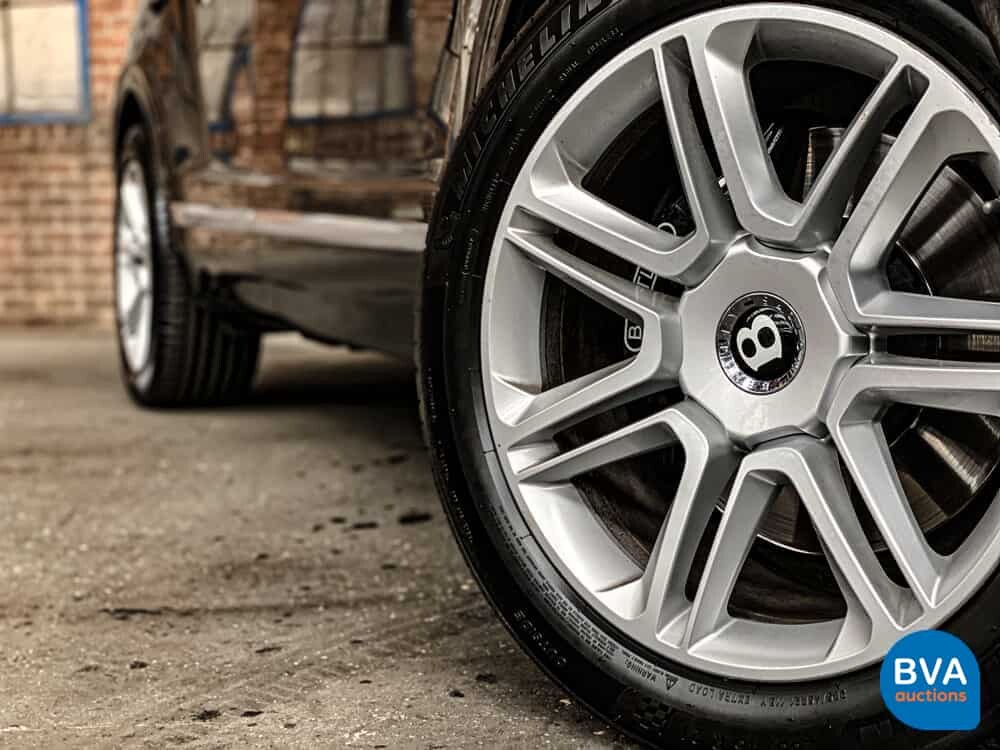 Bentley Bentayga 6.0 W12 608pk 2018 -Original NL-, RK-639-X.