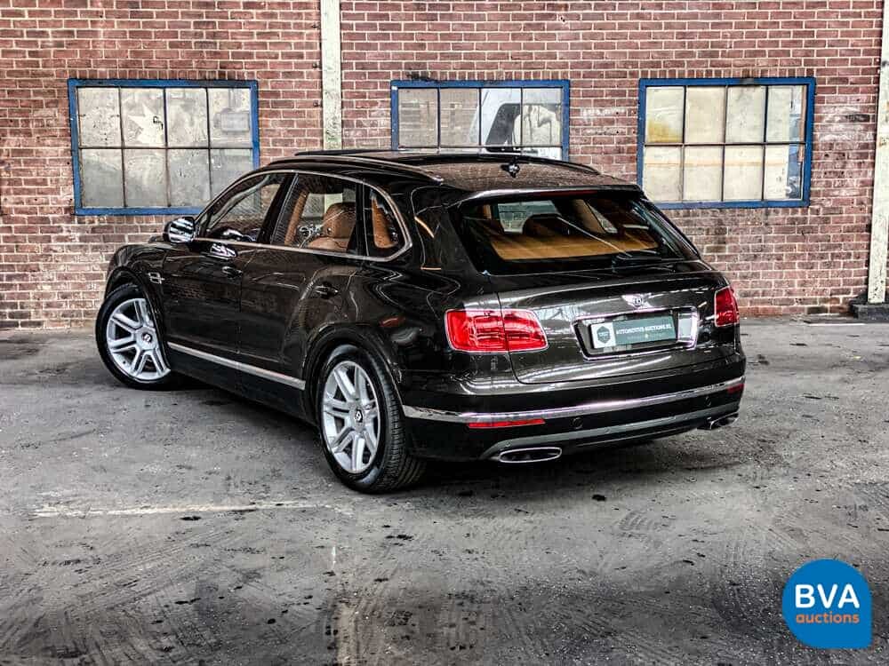 Bentley Bentayga 6.0 W12 608pk 2018 -Original NL-, RK-639-X.