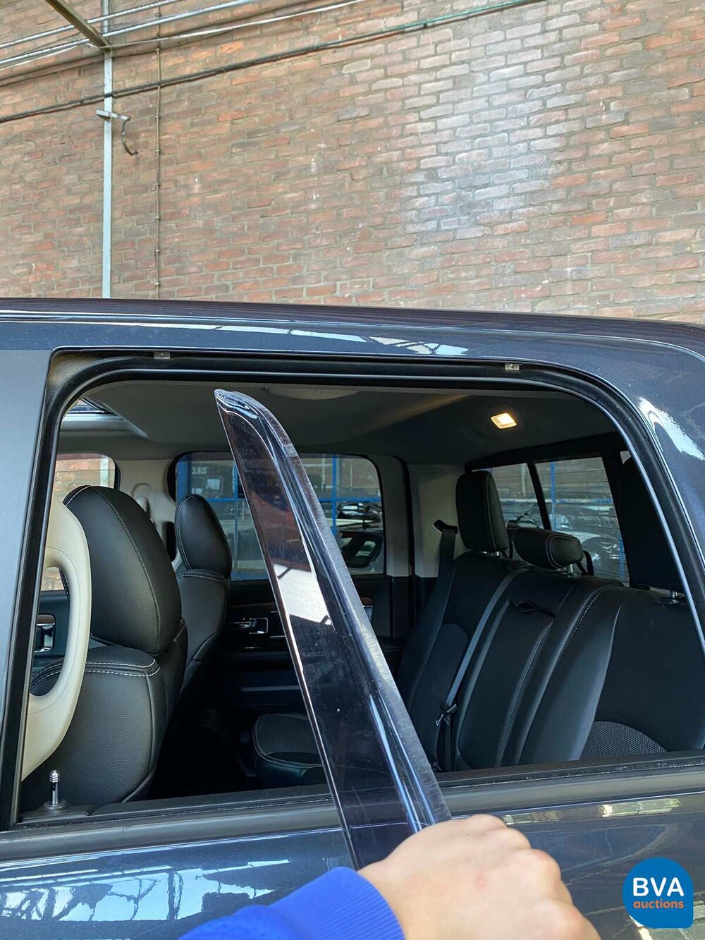 Dodge Ram 1500 5.7 V8 Quad Cab 6'4 401 PS 2015 -Org. NL-, VN-528-K.