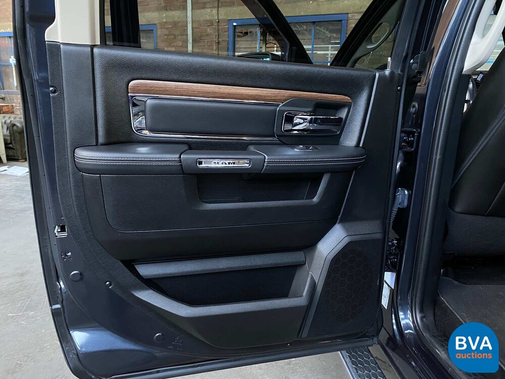 Dodge Ram 1500 5.7 V8 Quad Cab 6'4 401 PS 2015 -Org. NL-, VN-528-K.