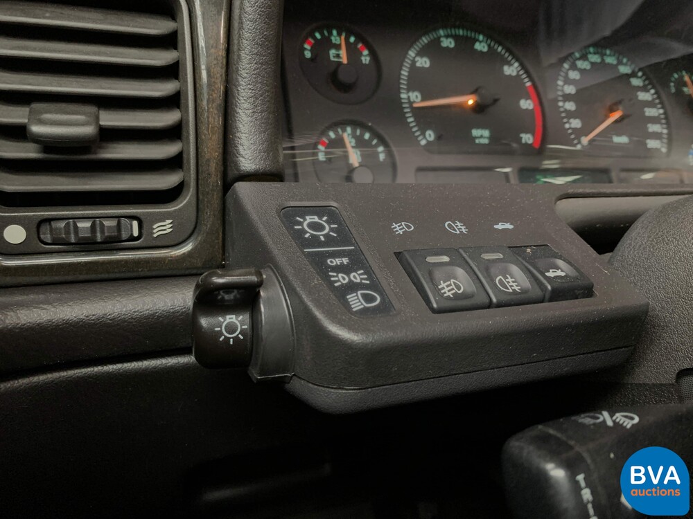 Jaguar XJR4.0 Kompressor 320 PS X300 1995, 46-RF-DD.