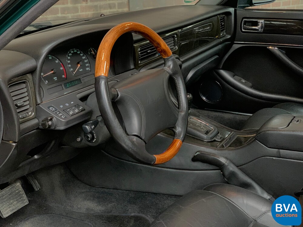 Jaguar XJR4.0 Kompressor 320 PS X300 1995, 46-RF-DD.