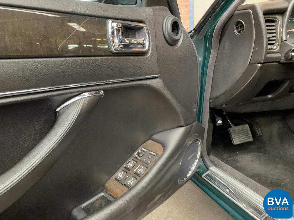Jaguar XJR4.0 Kompressor 320 PS X300 1995, 46-RF-DD.