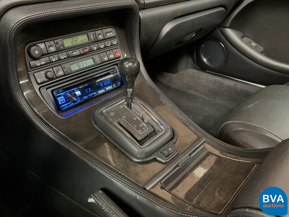 Jaguar XJR4.0 Kompressor 320 PS X300 1995, 46-RF-DD.
