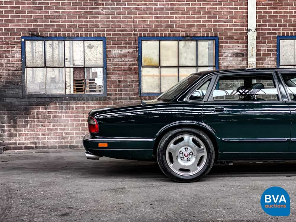 Jaguar XJR4.0 Kompressor 320 PS X300 1995, 46-RF-DD.